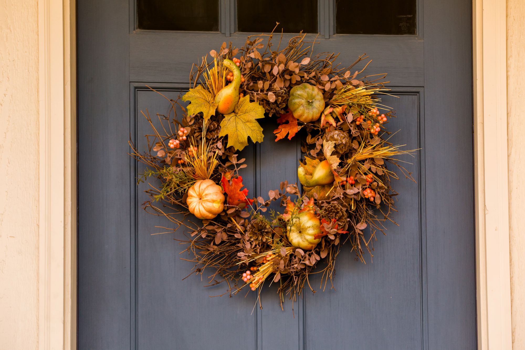 Best Autumn Decorations: Garlands and Wreaths